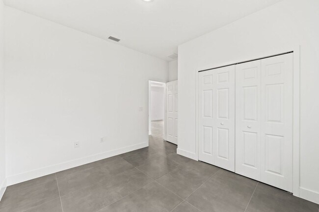 Building Photo - 3705 37th St SW