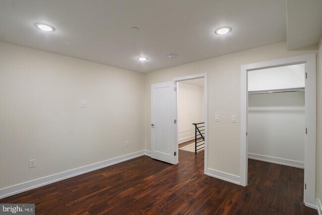 Building Photo - 1220 N Taney St