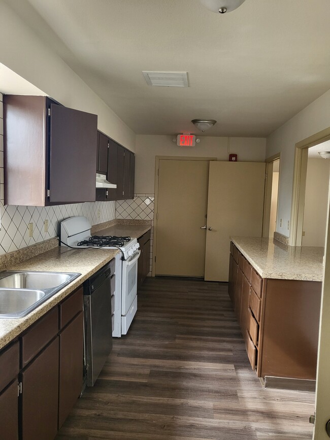 Building Photo - 5310 Blanco Ave