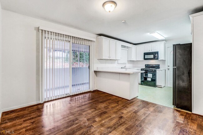 Building Photo - 2537 Bonnybrook Dr SW