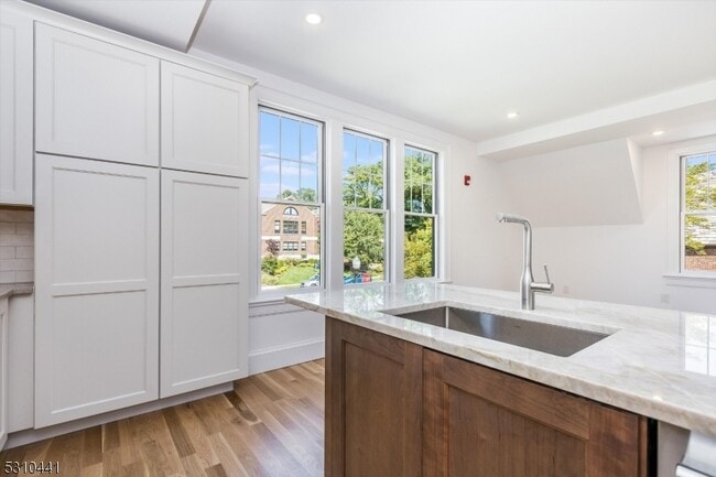 Building Photo - 63 Park St