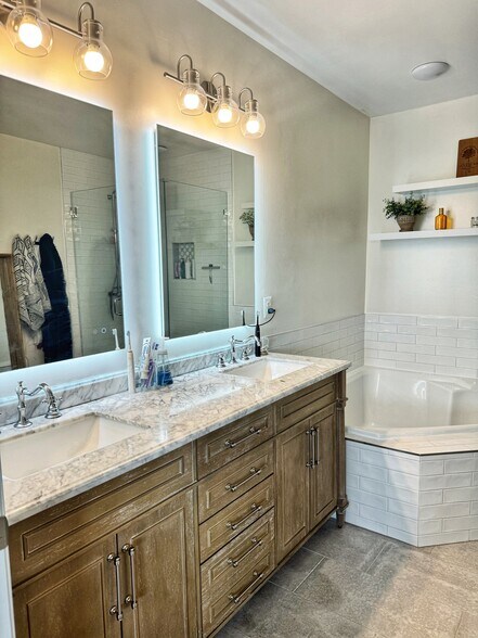 Master bathroom - 22795 Settlers Trail Ter