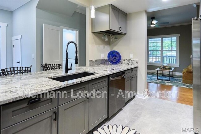 Building Photo - 3258 Walter Ave