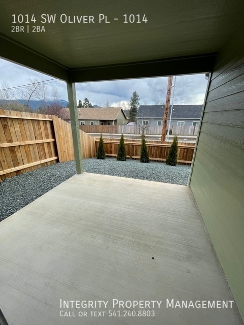 Building Photo - 1014 SW Oliver Pl