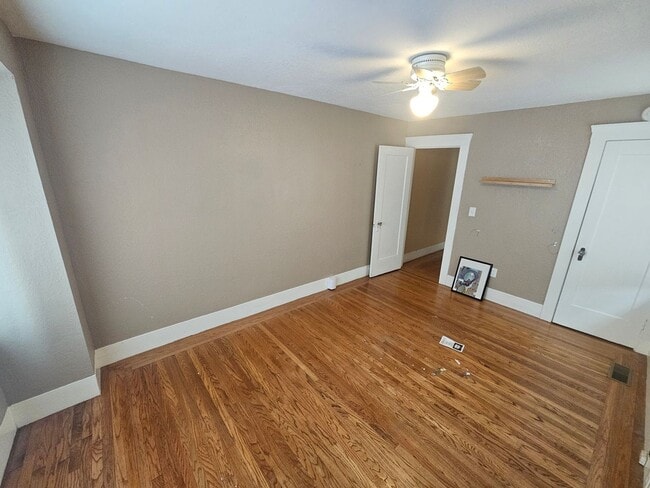 Building Photo - Live & Work in Oakland: Spacious Home with...