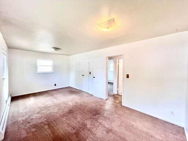 Building Photo - Charming Ranch in Southwest Loveland!