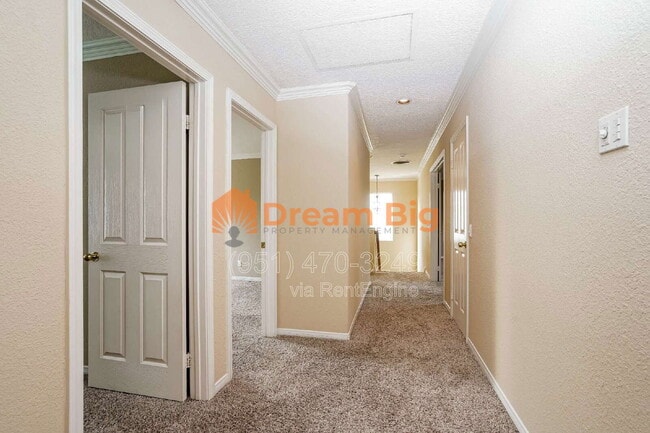Building Photo - 30 Amberhill