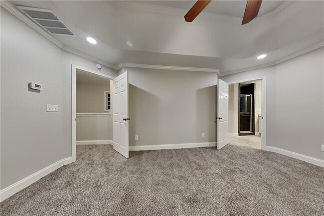 Building Photo - 4915 Wycliffe Dr SW