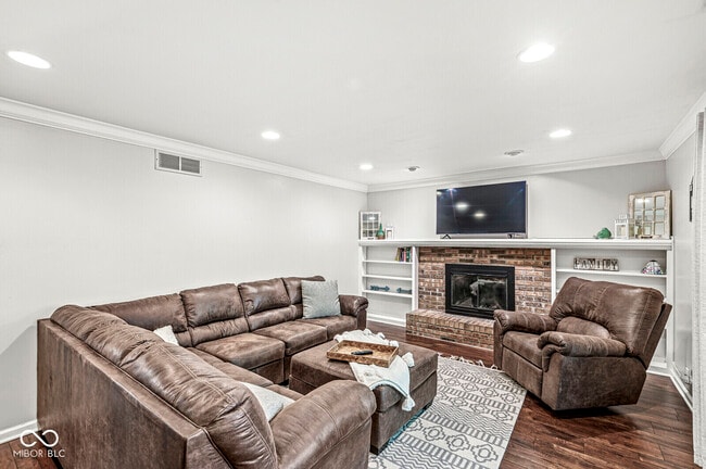 Building Photo - 6542 Kingman Dr