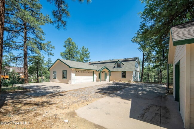 Primary Photo - 847 Clubhouse Dr