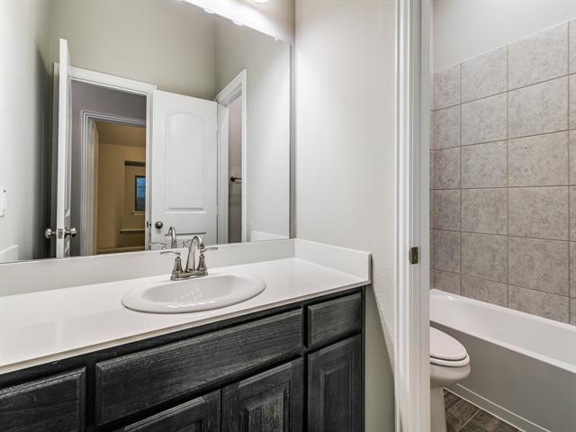 Building Photo - 430 Oleander Dr