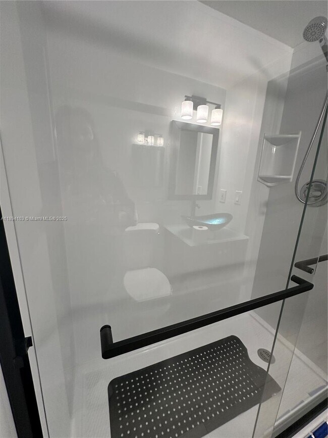 Building Photo - 1852 SW 7th St