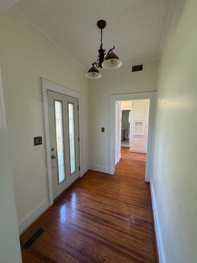 Building Photo - 207 Edgemont Ave