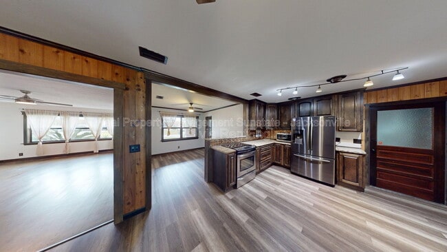 Building Photo - 7477 Greenway Dr