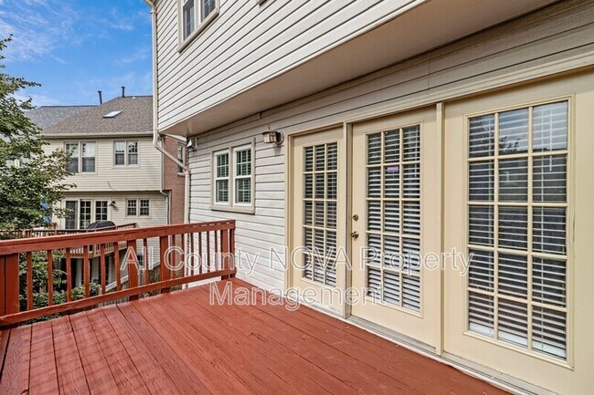 Building Photo - 208 Ellsworth St