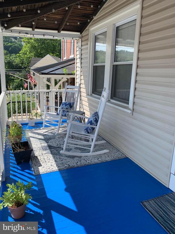 Building Photo - 9 Cedar Ave