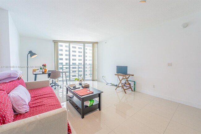 Building Photo - 335 S Biscayne Blvd