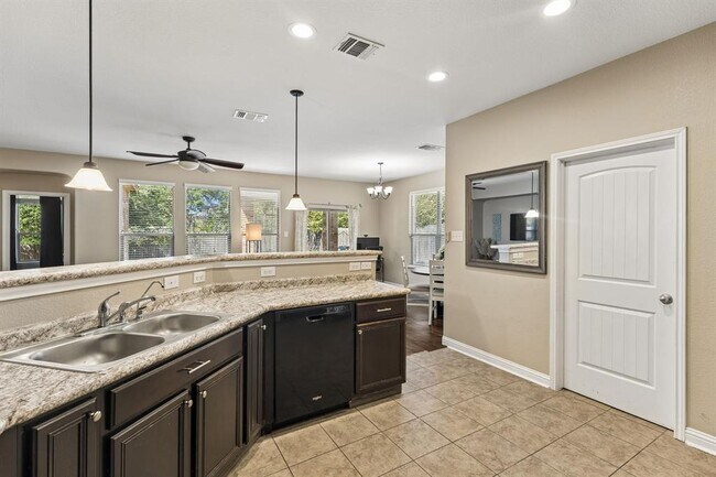 Building Photo - 1113 Yellow Iris Rd