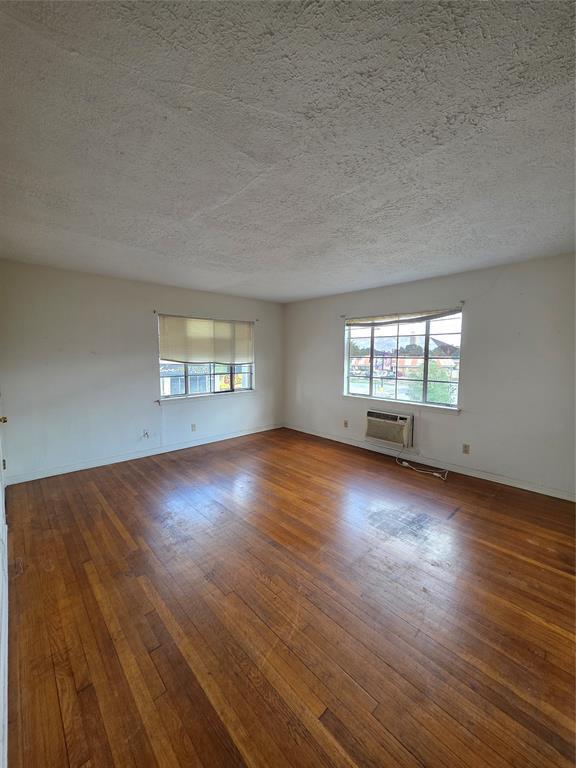 Building Photo - 3817 S Shepherd Dr