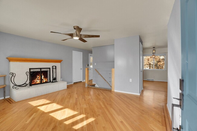 Building Photo - $2,795.00 - $300 OFF First Months' Rent - 5 Bedrooms, 2 Bathrooms, Single Family Home in Broomfie...