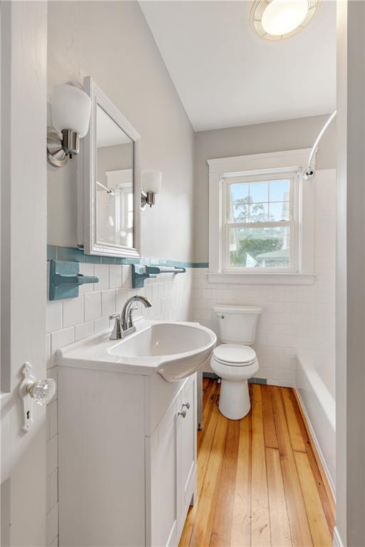 Building Photo - 113 Maple Ave