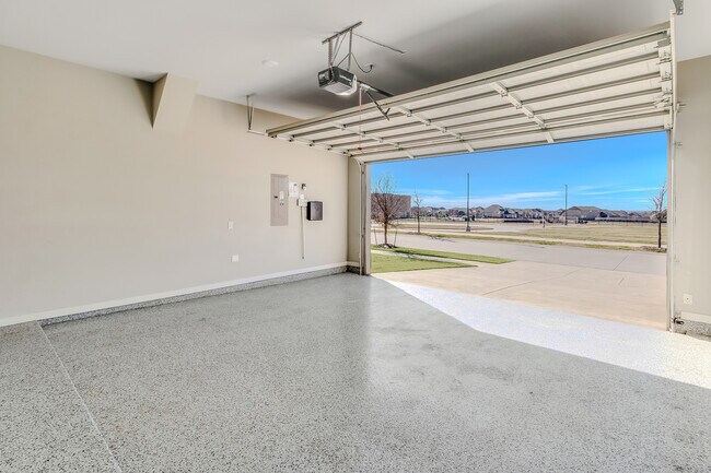 Building Photo - Harvest 1020