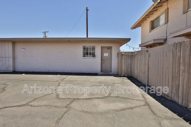 Building Photo - 3934 E Piccadilly Rd