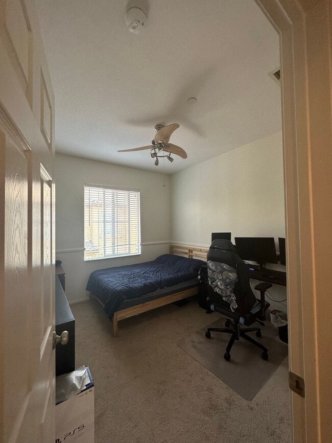 Building Photo - Stunning 3-Bedroom, 2.5-Bath Townhome in the Heart of Torrey Highlands – A Must-See!