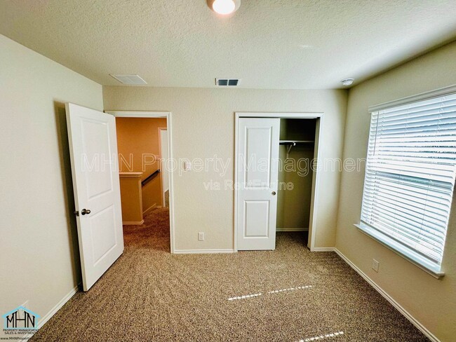 Building Photo - 14402 Navidad Pike