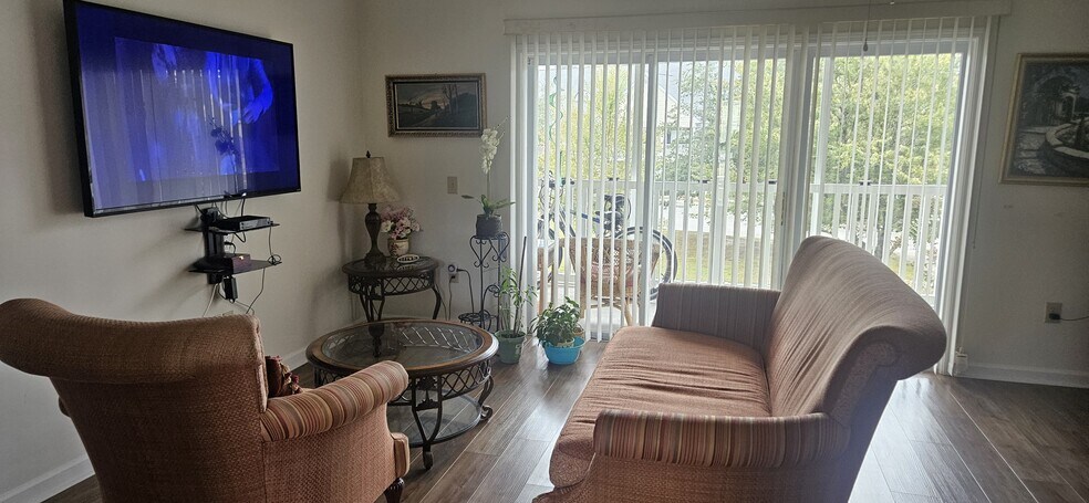 Building Photo - 108 Scotch Broom Dr