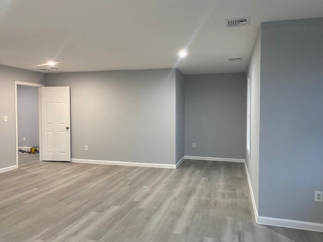 Building Photo - 18 Nuvern Ave