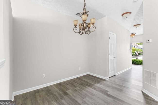 Building Photo - 6604 Splashwater Dr