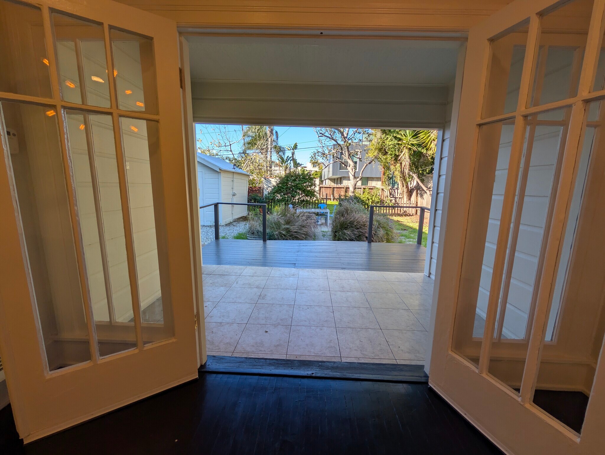 Building Photo - 849 N West Knoll Dr