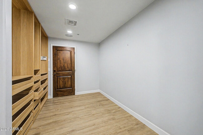 Building Photo - 2311 E Colter St