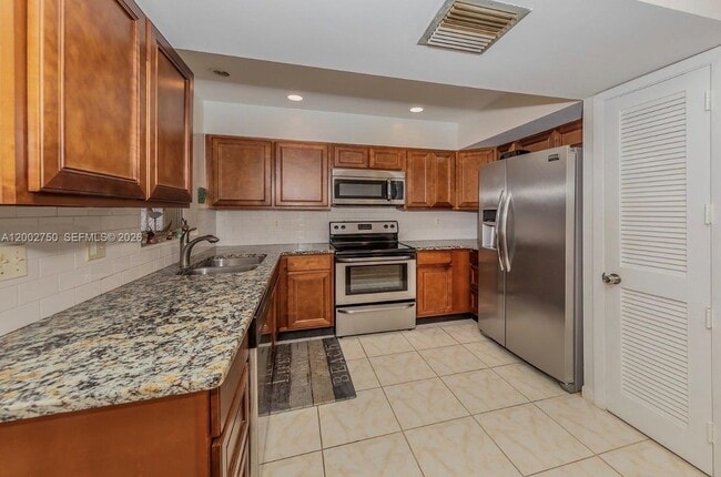 Building Photo - 6551 Coliseum Blvd