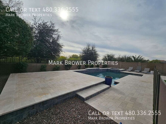 Building Photo - 3345 E Indigo St