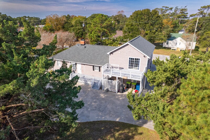 Building Photo - 2703 Homes Dr