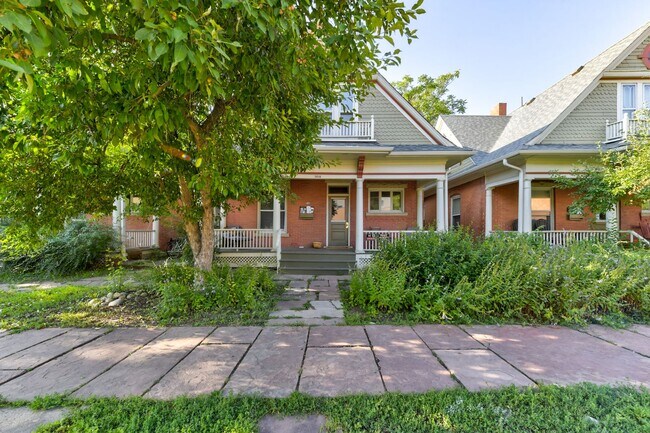 Building Photo - Fall 2026 Pre-Lease RENOVATED STUDIO Apartment | Close to Campus and Pearl St