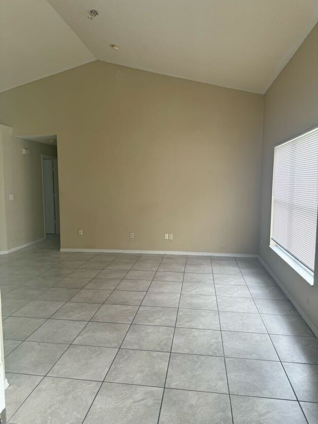 Building Photo - 2161 Jessa Dr