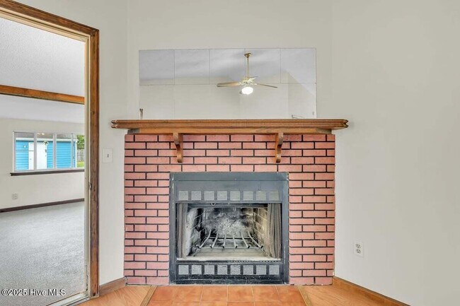 Building Photo - 295 Riggs Rd