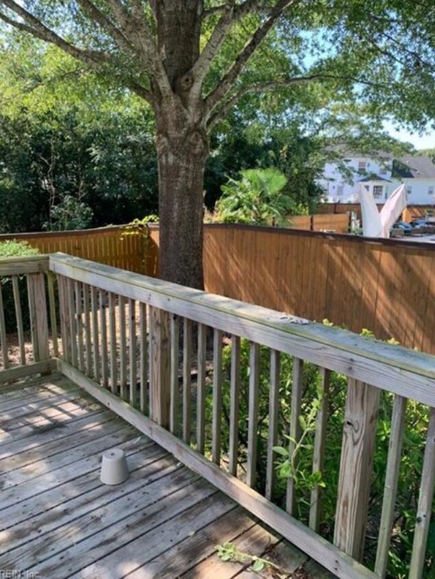 Building Photo - 713 Tallahassee Dr