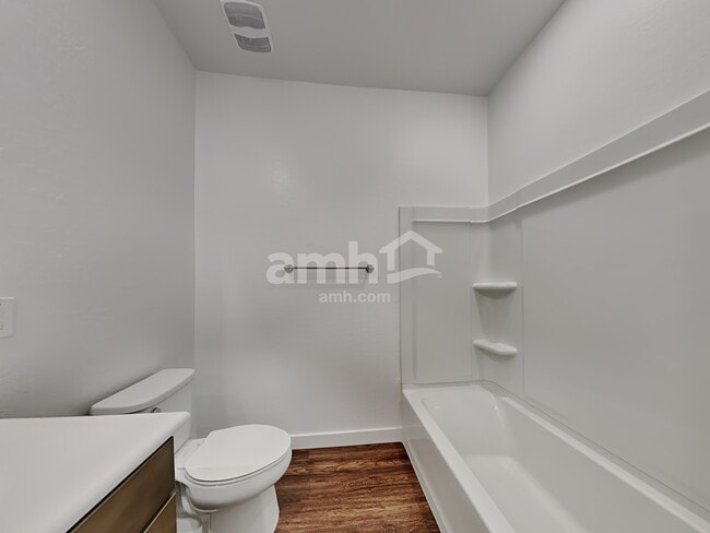 Building Photo - 4214 S 105th Dr