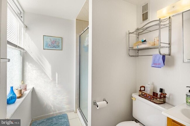 Building Photo - 1608 Swain St