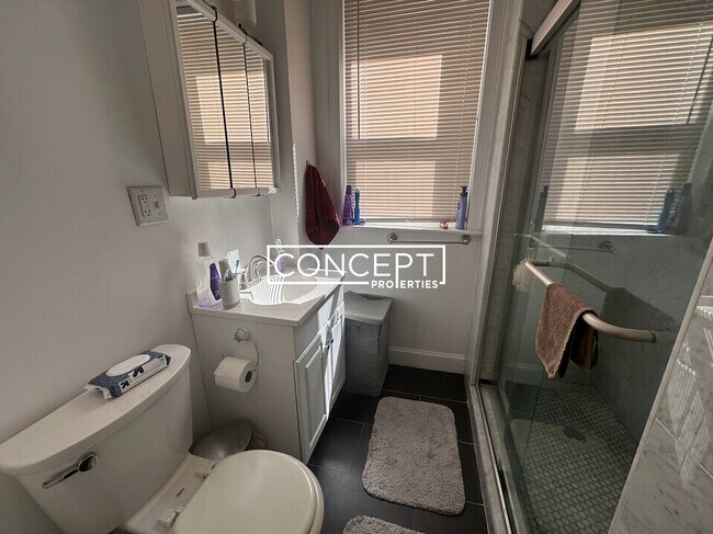 Building Photo - 111 Park Dr