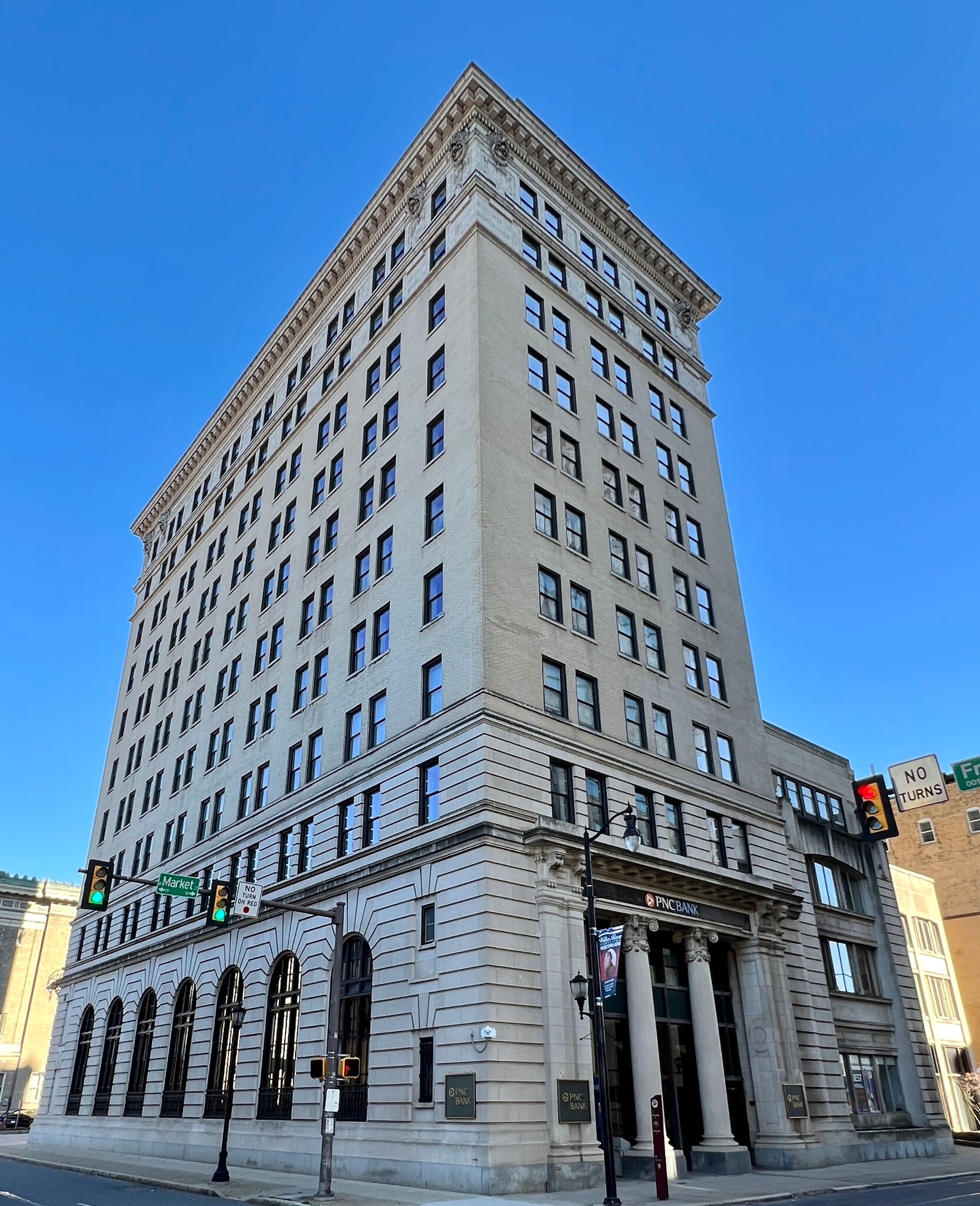 Building Photo - 11 W Market St