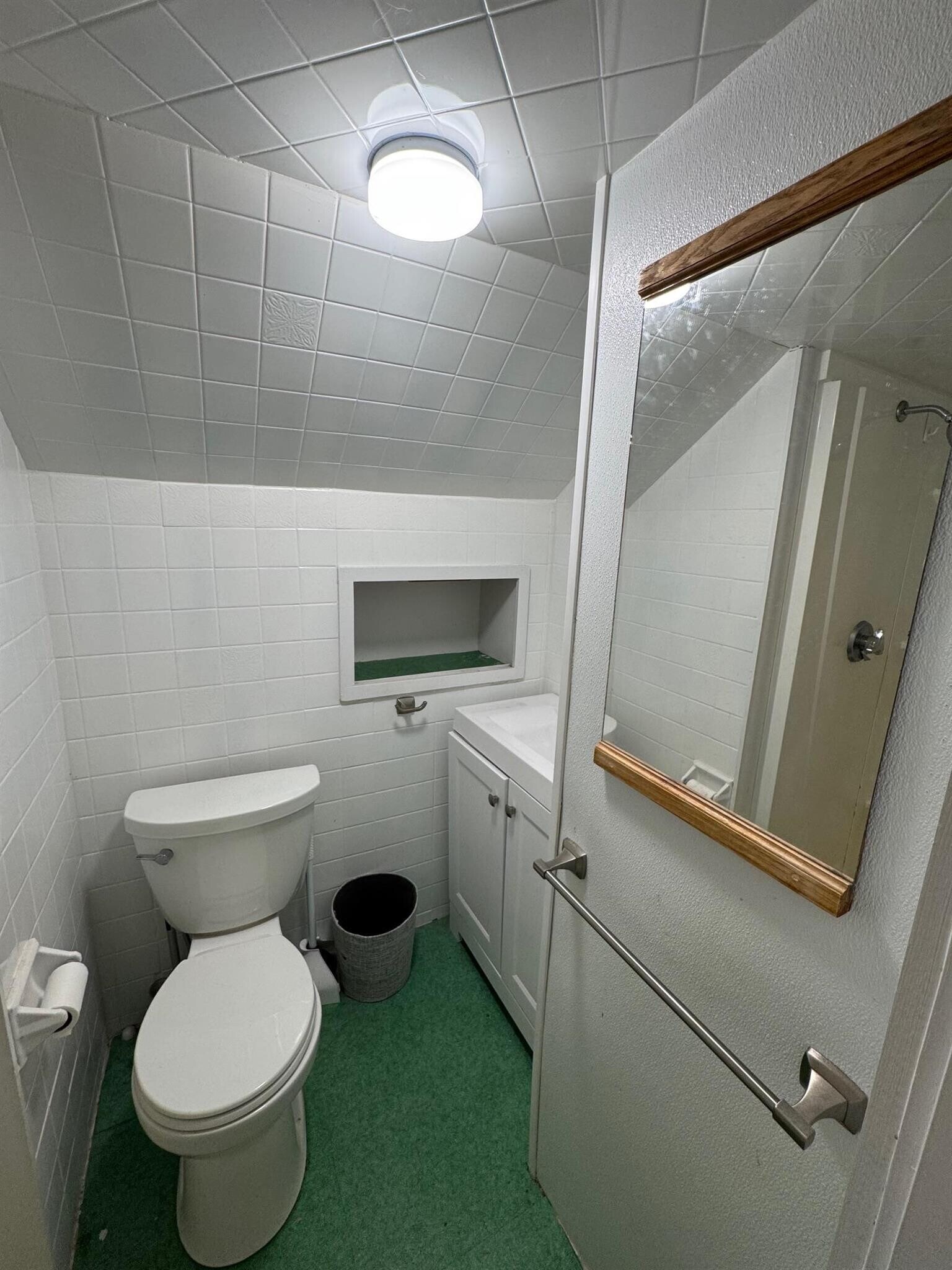 Building Photo - 13 Clarendon Ave