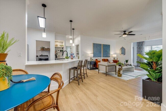Building Photo - 12620 Toscana Way