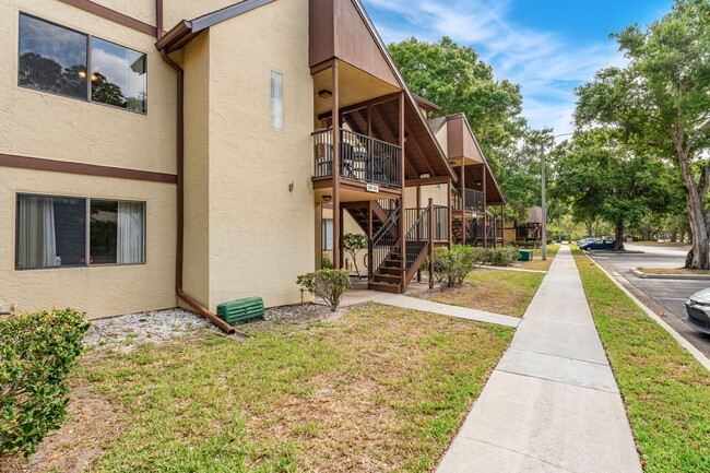 Building Photo - 7814 Shadowood Dr