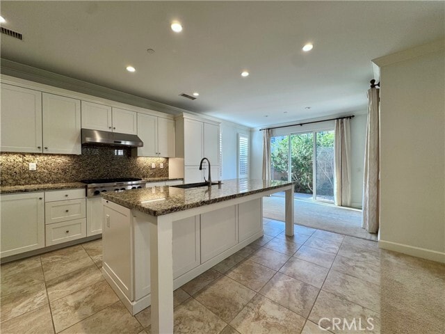 Building Photo - 121 Alumroot