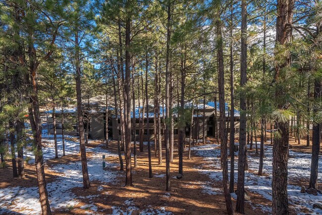 Building Photo - West-Flagstaff Condo in the Arbors - 2 Bed, 2 Bath - Students OK! 1 Sm. Pet OK! Avail. July 10th!!